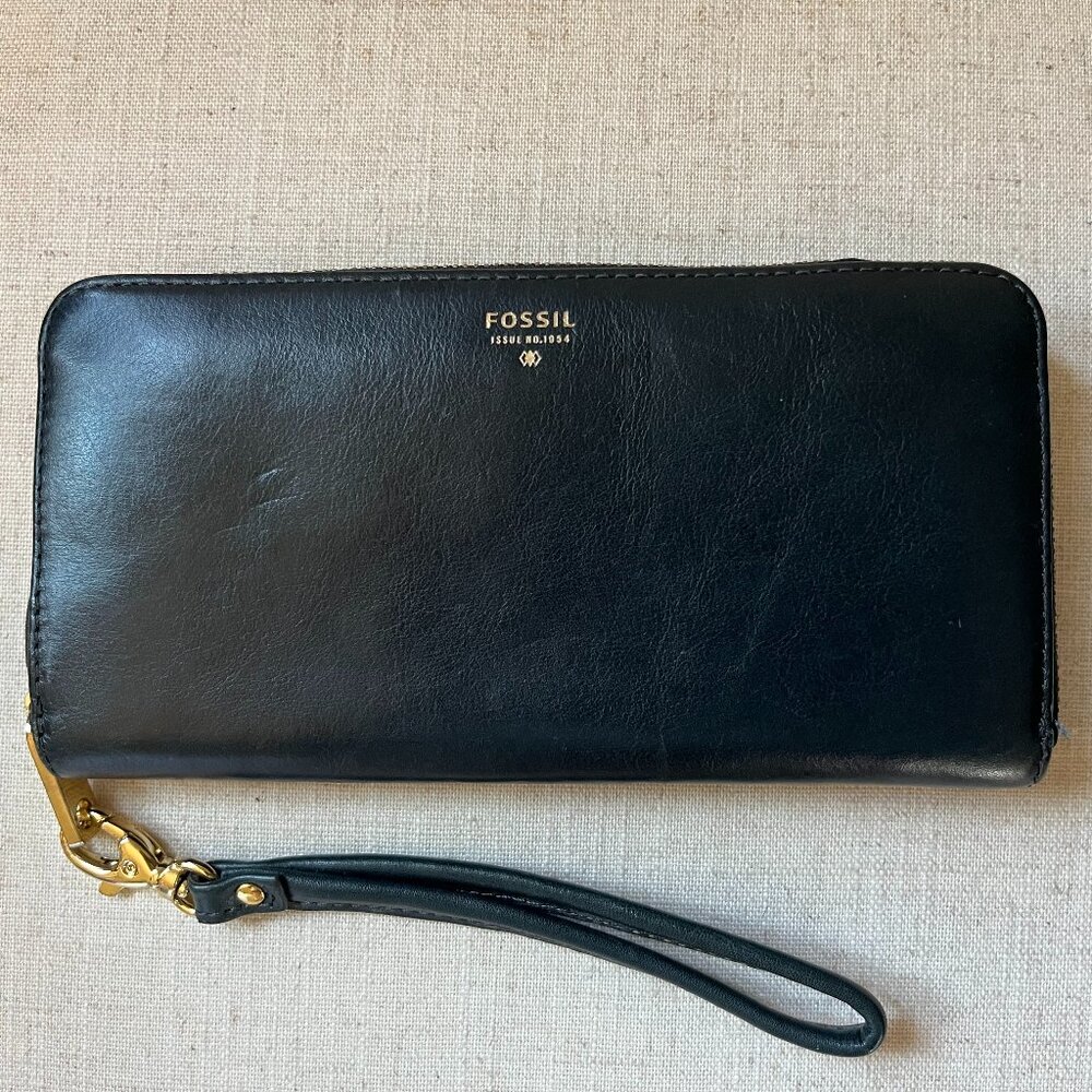 Fossil Navy Blue Zip Around Clutch Wallet